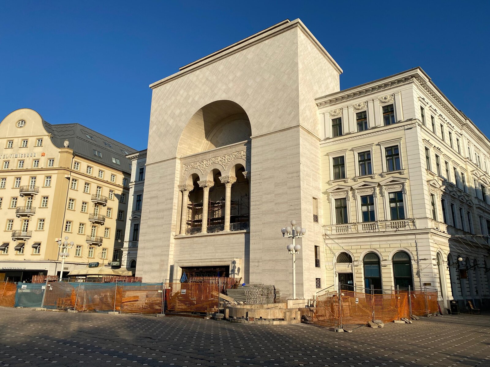 Fațadă Operă Timișoara - Vedere de ansamblu
